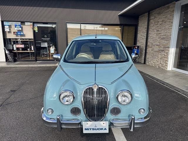 Mitsuoka Viewt