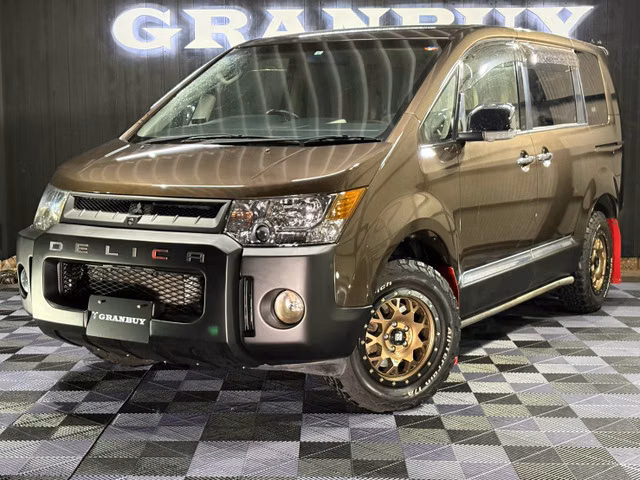 Mitsubishi Delica D:5
