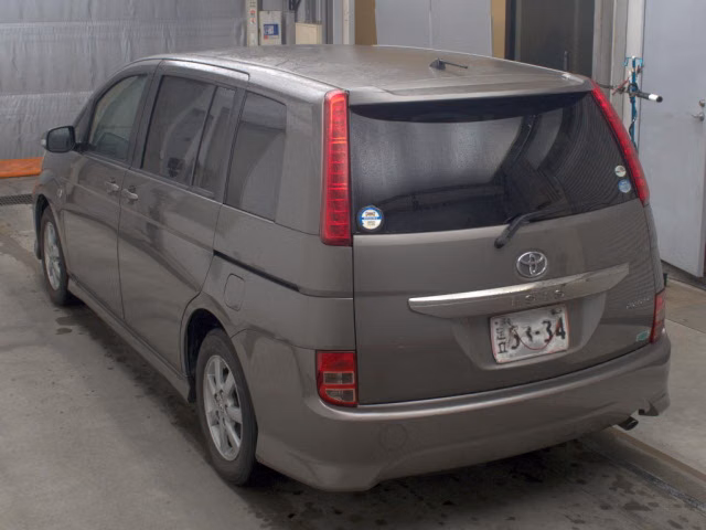 TOYOTA ISIS