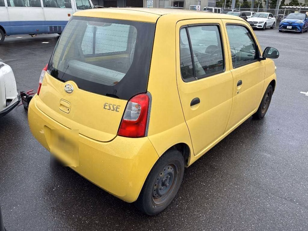DAIHATSU ESSE
