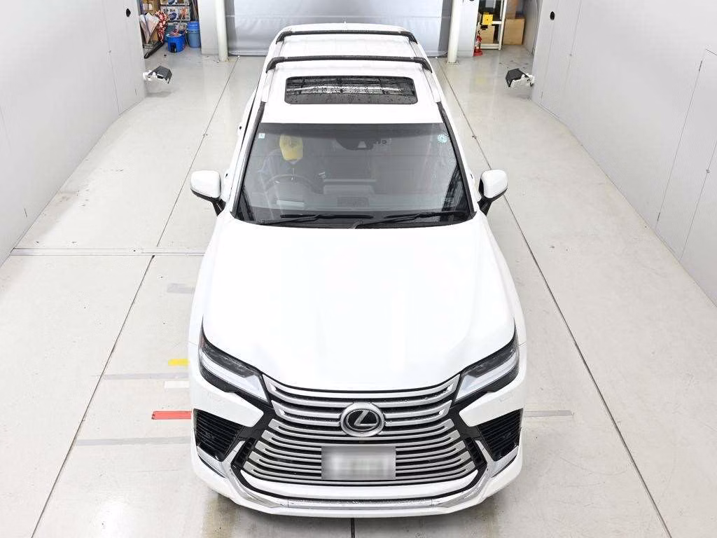 Lexus LX600