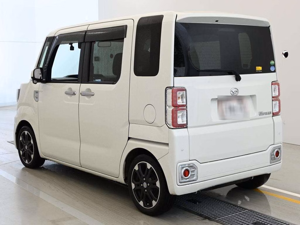 DAIHATSU WAKE