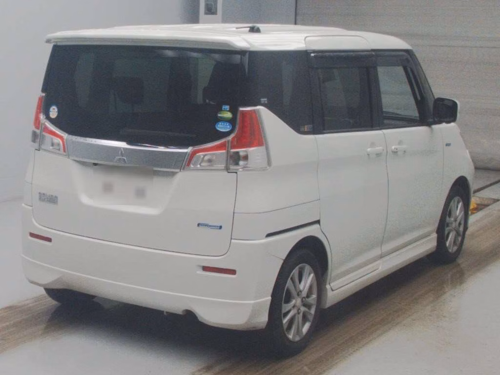 Mitsubishi Delica D:2