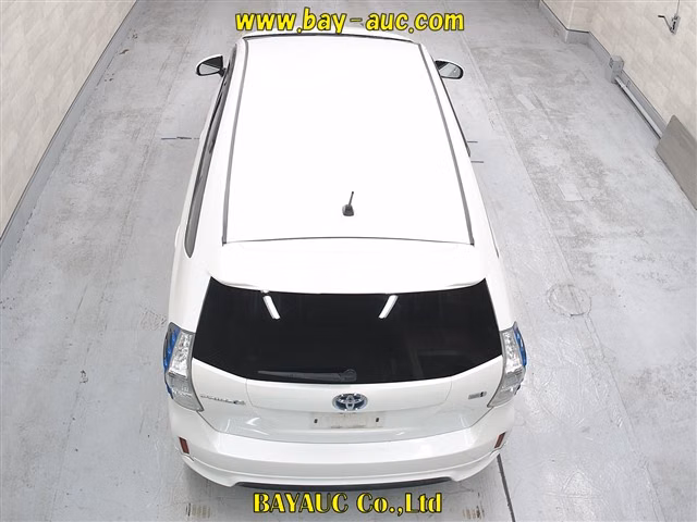 TOYOTA PRIUS ALPHA