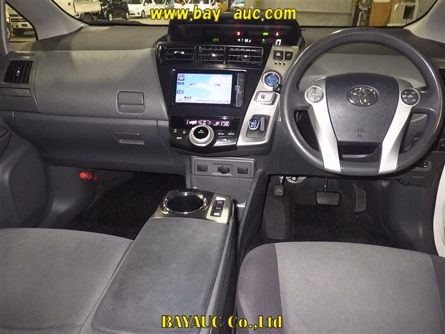 TOYOTA PRIUS ALPHA