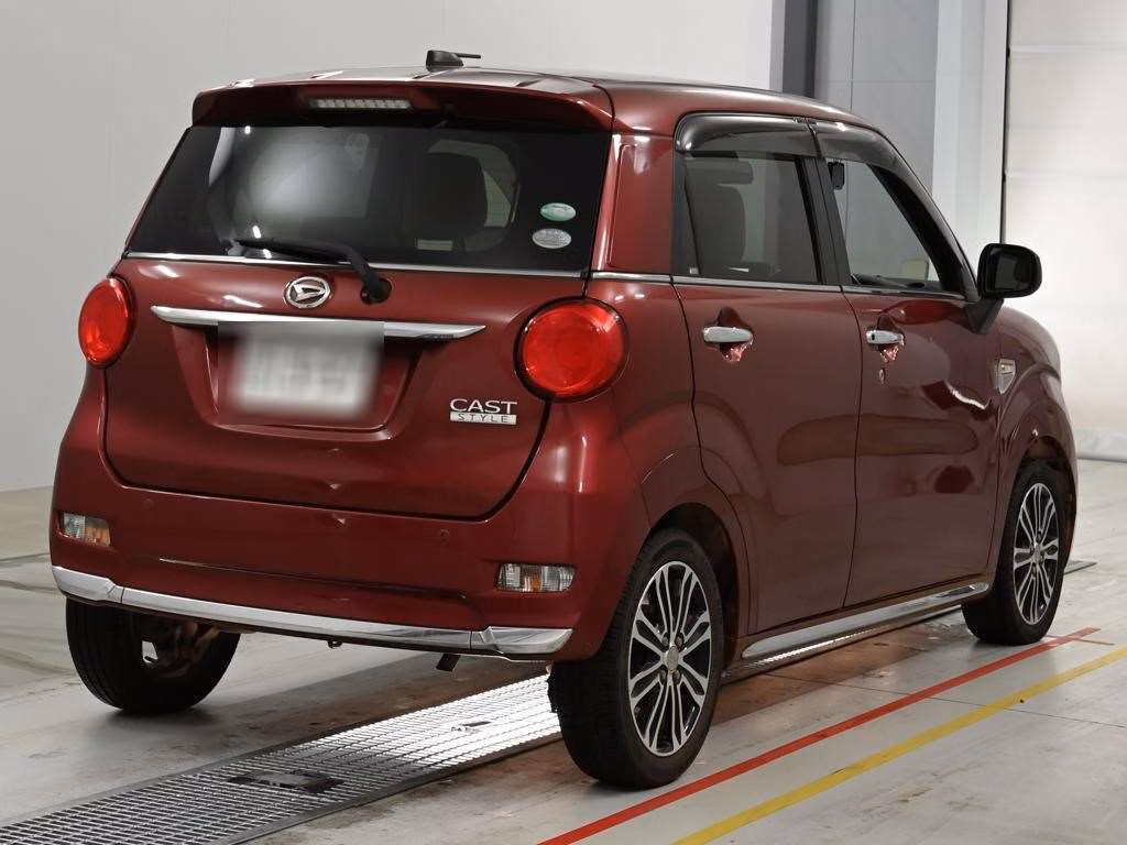 DAIHATSU CAST