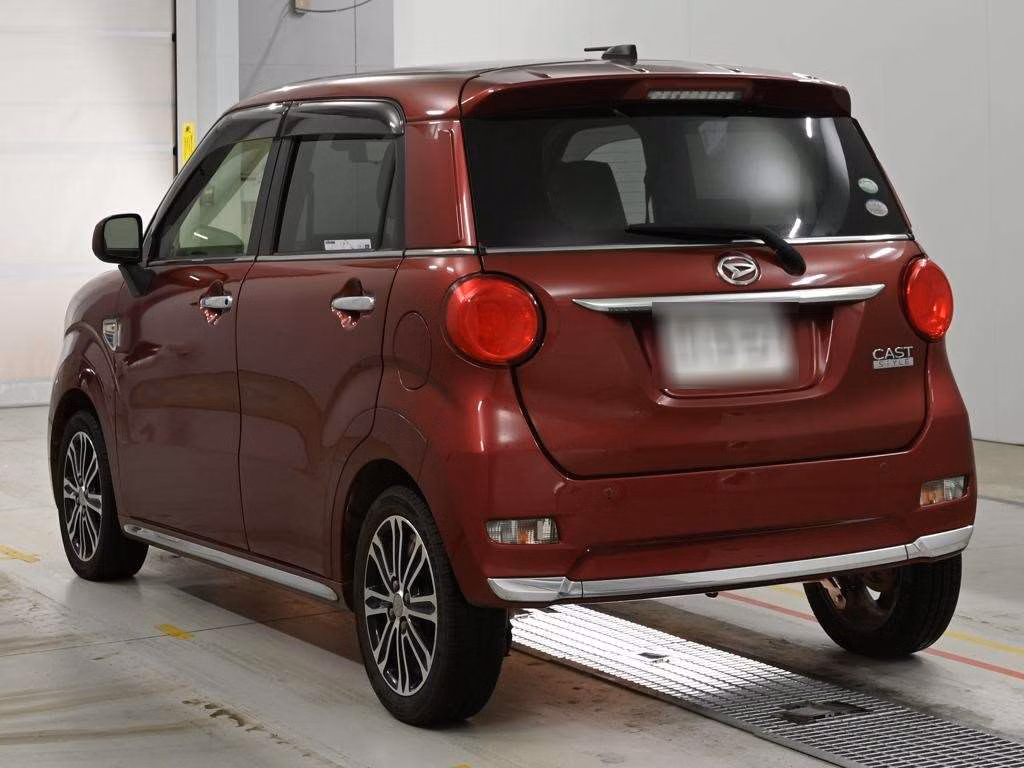 DAIHATSU CAST