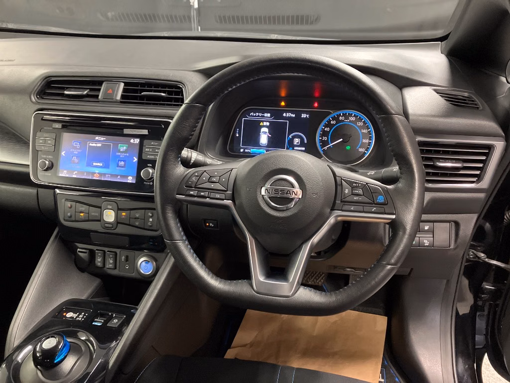 NISSAN LEAF