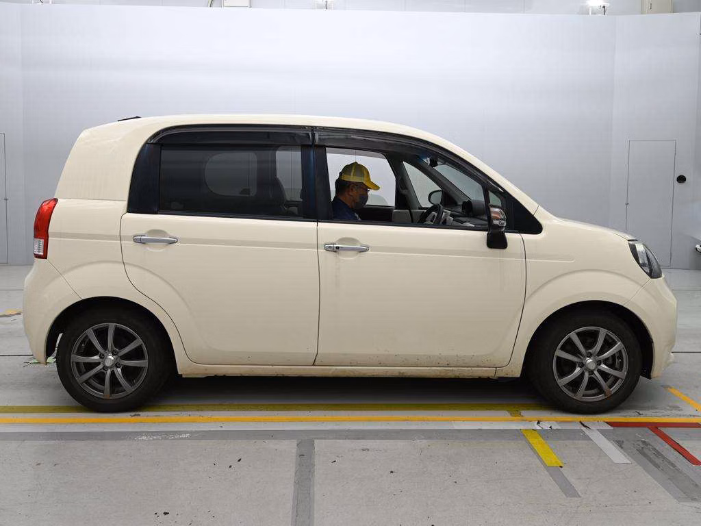 TOYOTA PORTE