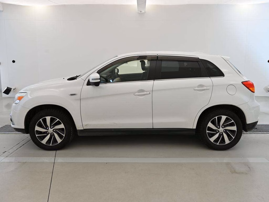 MITSUBISHI RVR
