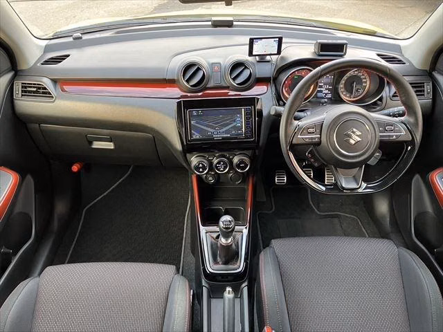 SUZUKI SWIFT