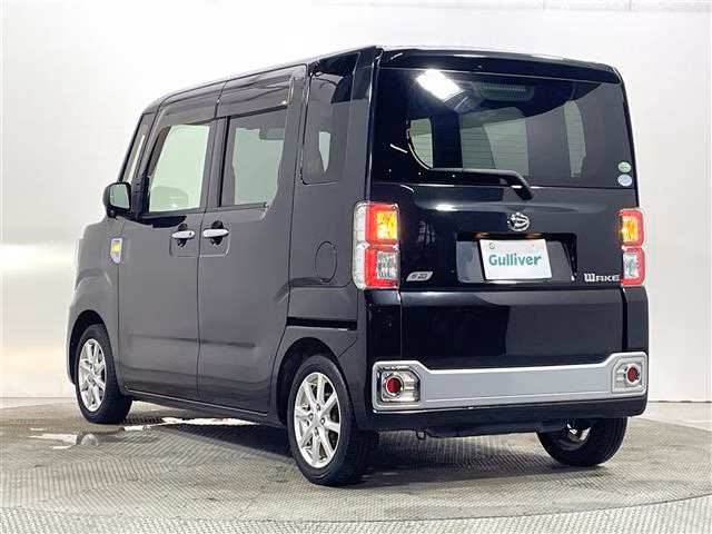DAIHATSU WAKE