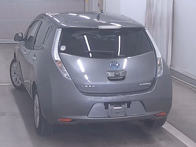 NISSAN LEAF