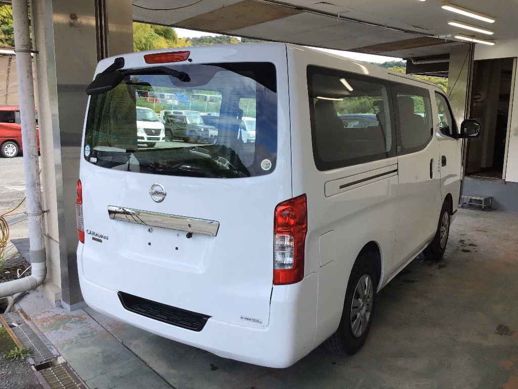 NISSAN NV350 CARAVAN