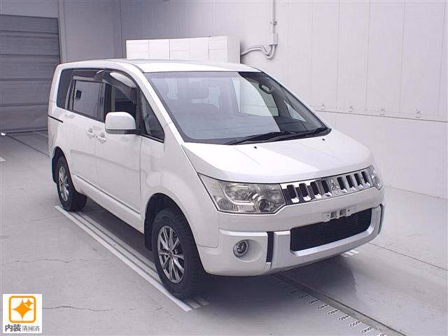 Mitsubishi Delica D:5