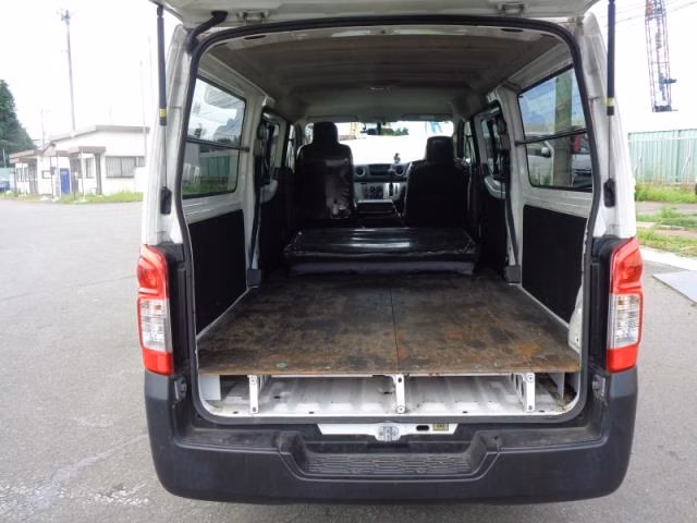 NISSAN NV350 CARAVAN