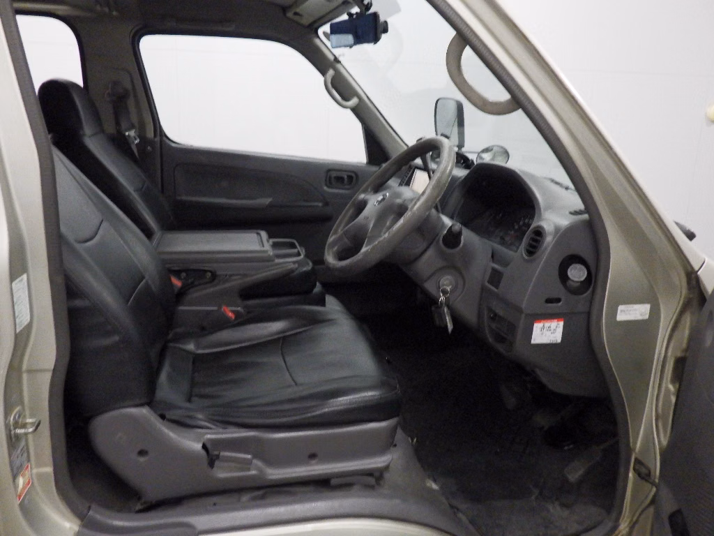 NISSAN CARAVAN