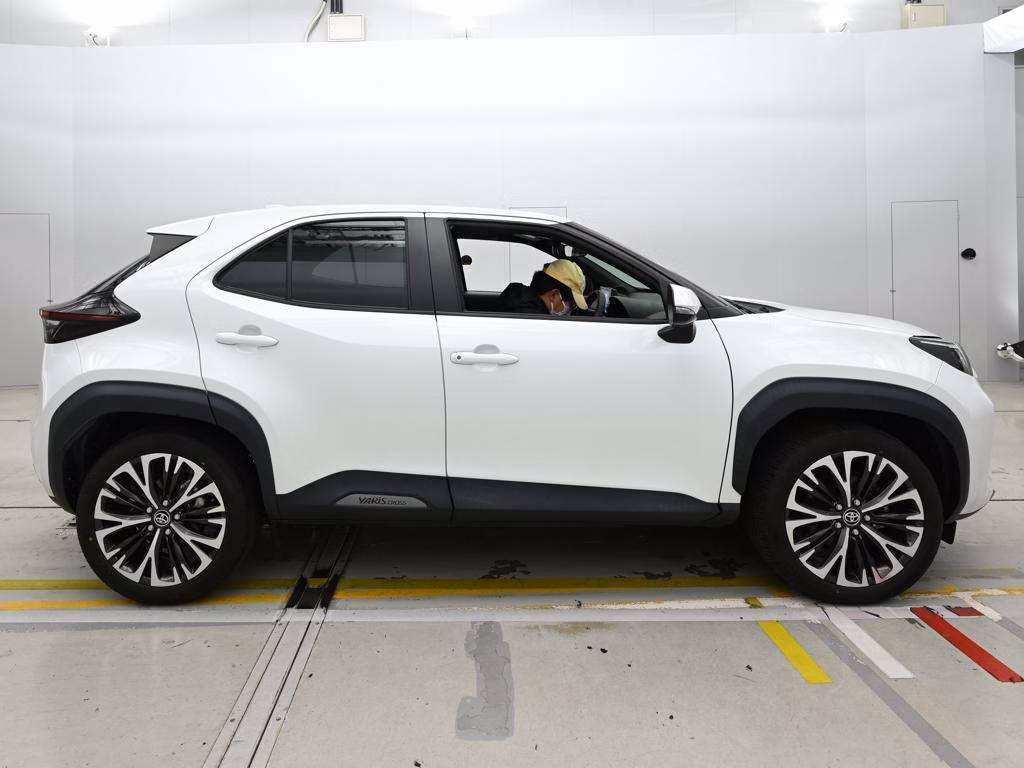 TOYOTA YARIS CROSS
