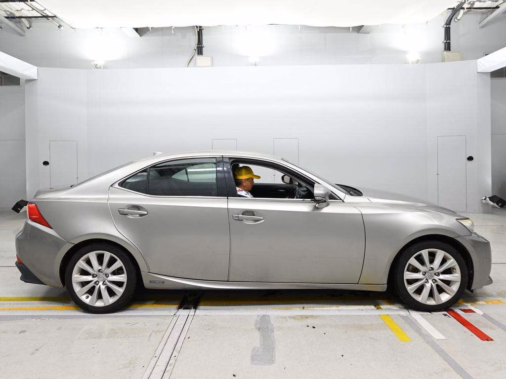 LEXUS IS300H
