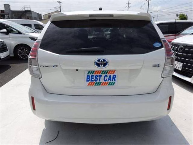 TOYOTA PRIUS ALPHA