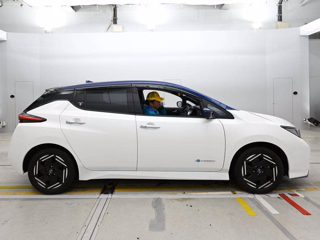 NISSAN LEAF