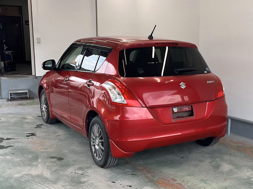 SUZUKI SWIFT