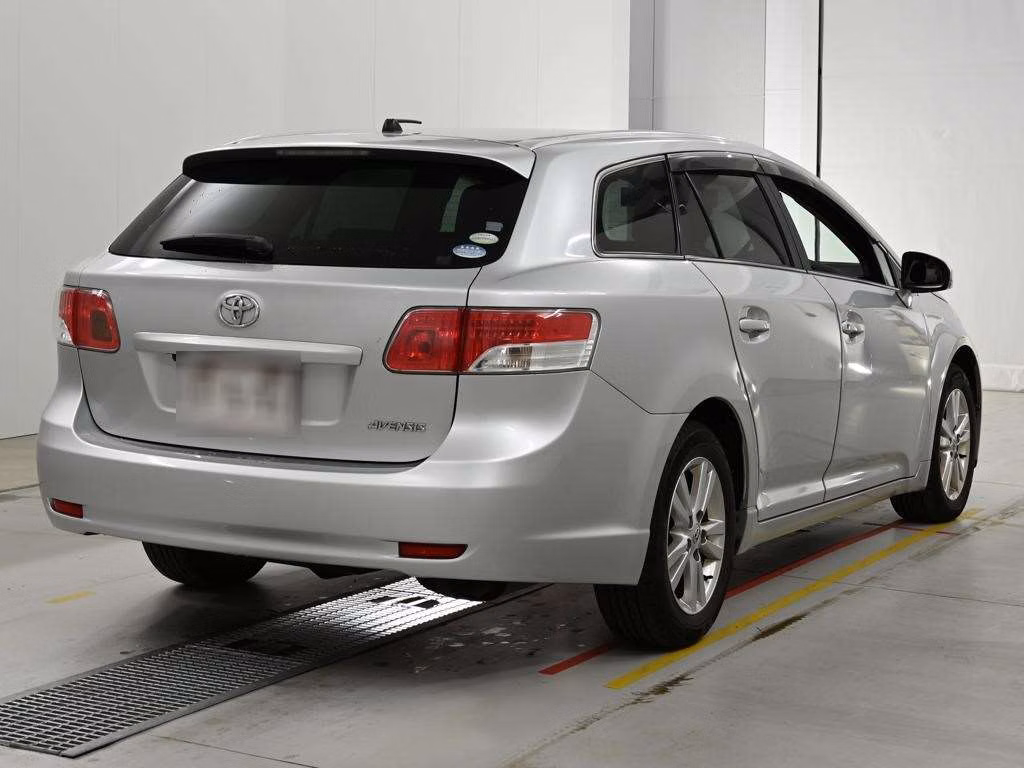 TOYOTA AVENSIS