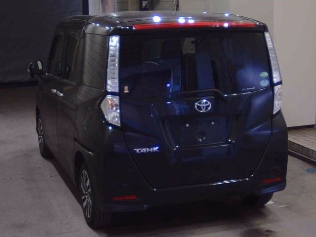 TOYOTA TANK