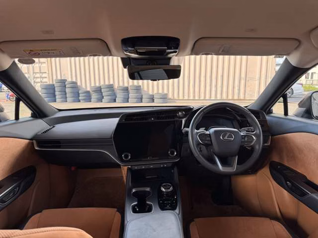 Lexus RZ450e