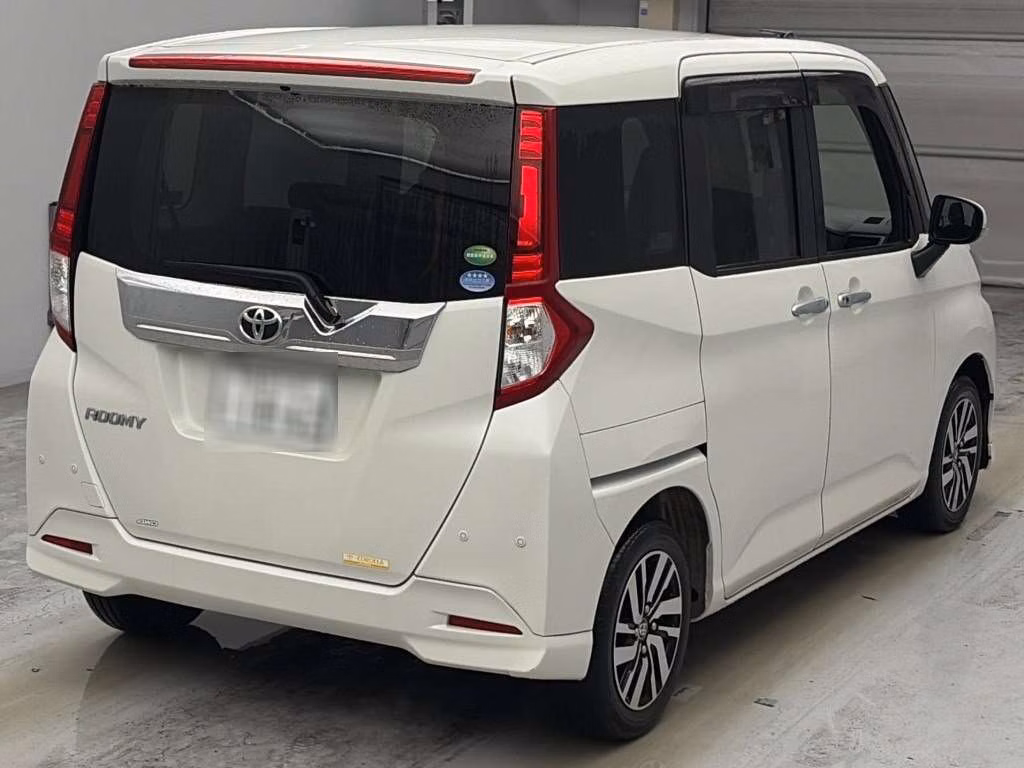 TOYOTA ROOMY