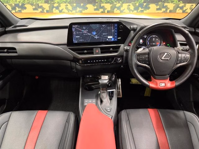 Lexus UX250h