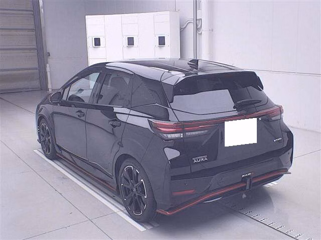 Nissan Aura