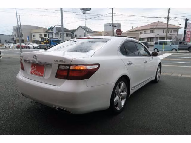 Lexus LS460