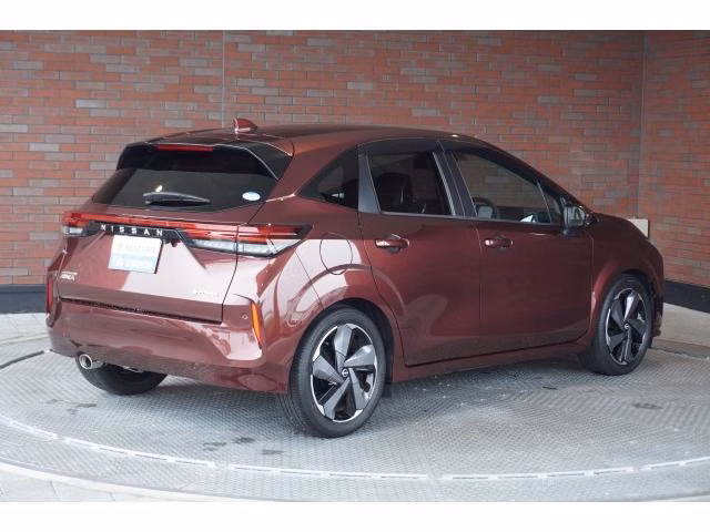 Nissan Aura