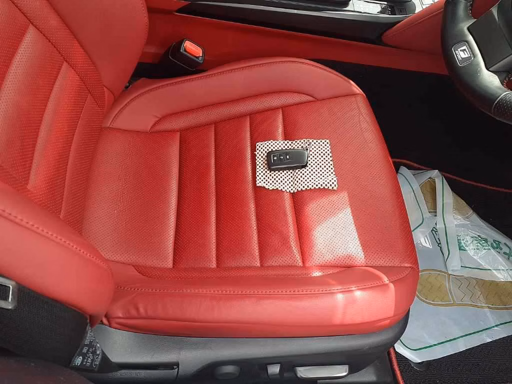 Lexus IS300