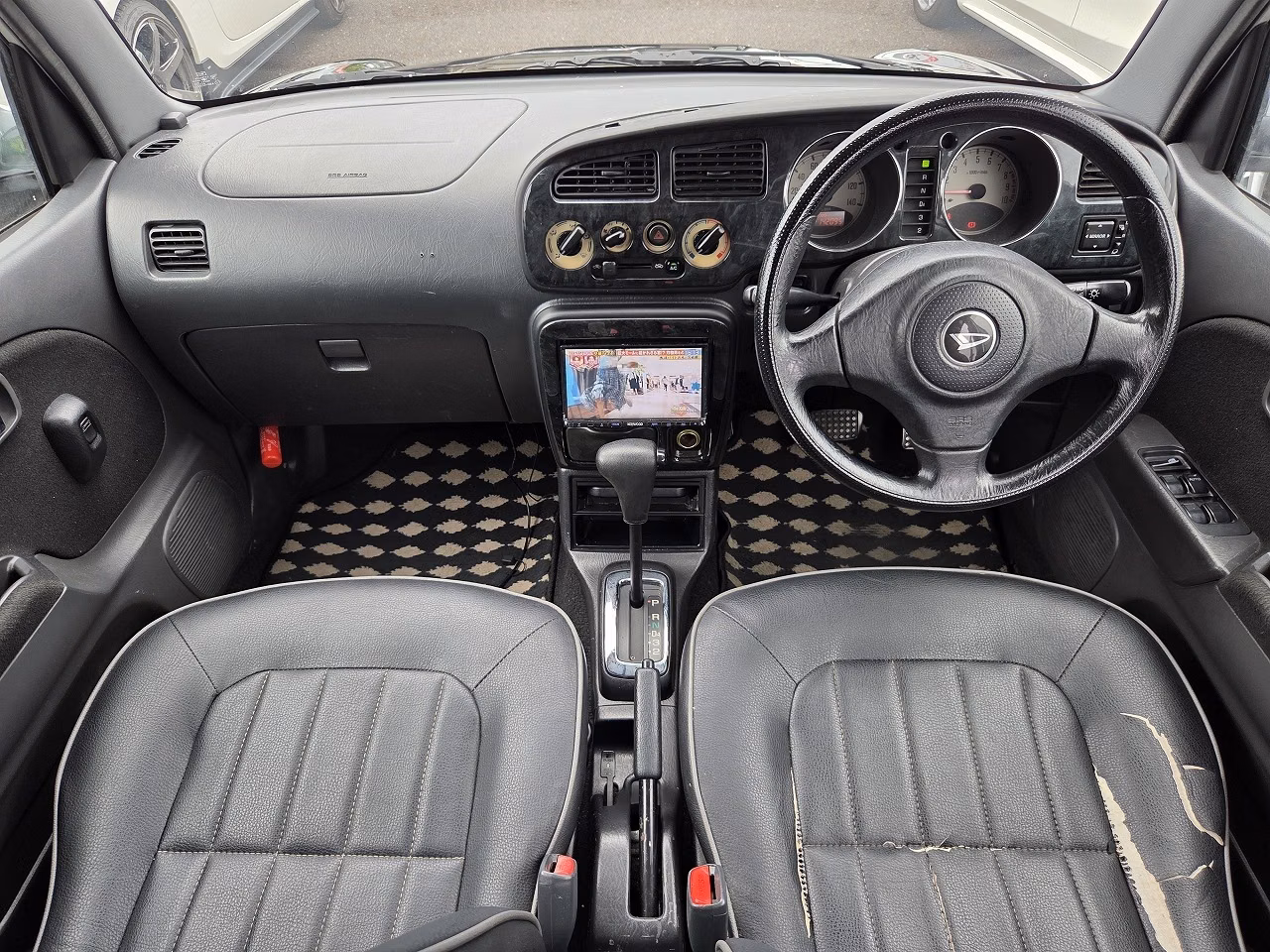 Daihatsu Mira Gino