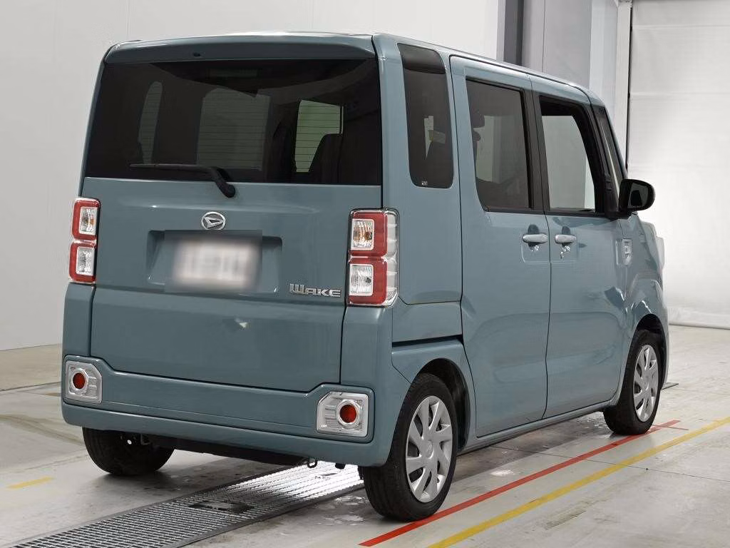DAIHATSU WAKE