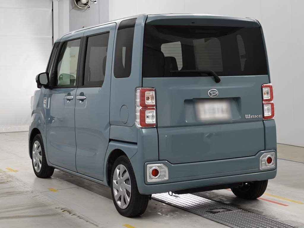 DAIHATSU WAKE
