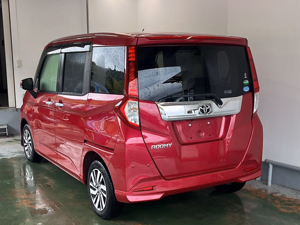 TOYOTA ROOMY