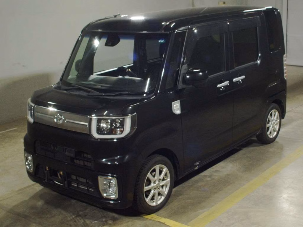 TOYOTA PIXIS MEGA