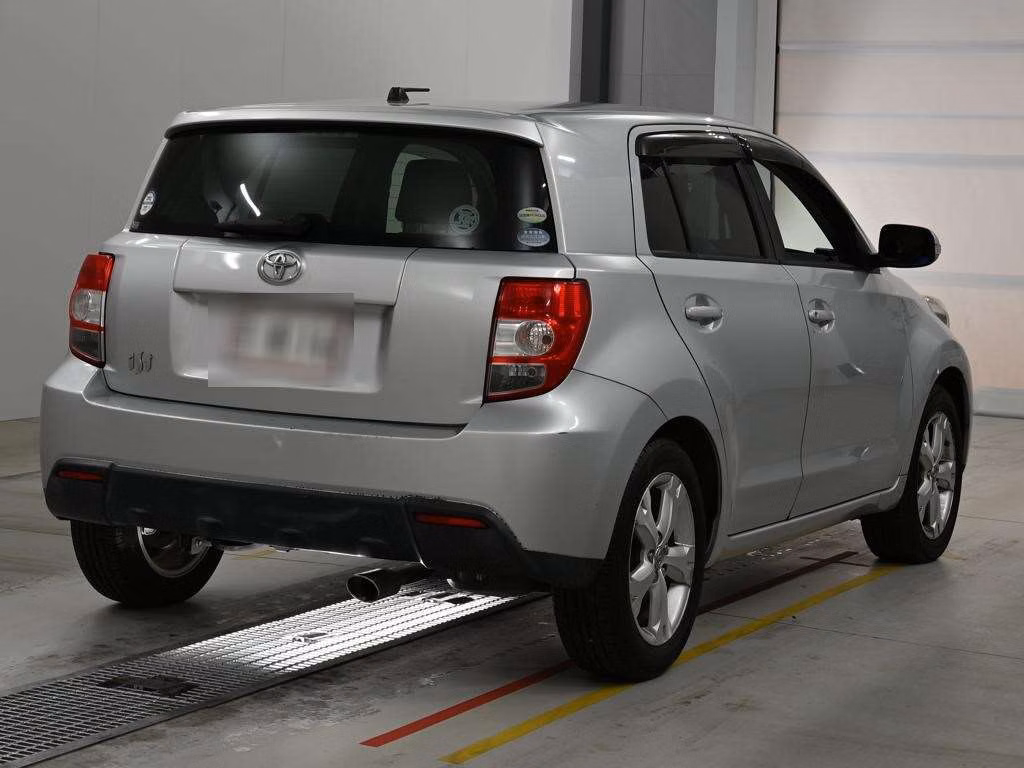 TOYOTA IST