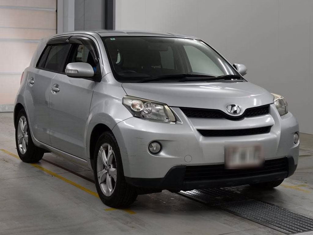 TOYOTA IST
