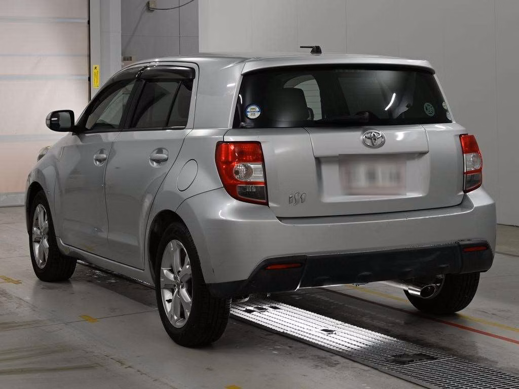 TOYOTA IST