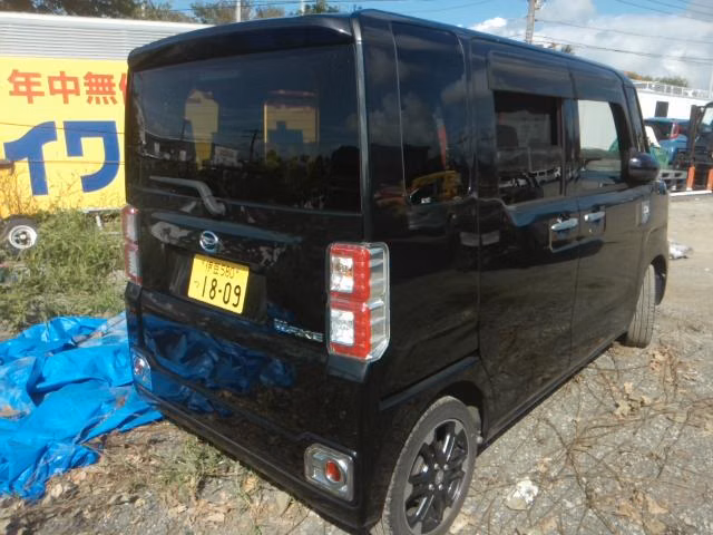 DAIHATSU WAKE