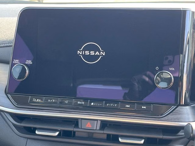 Nissan Aura