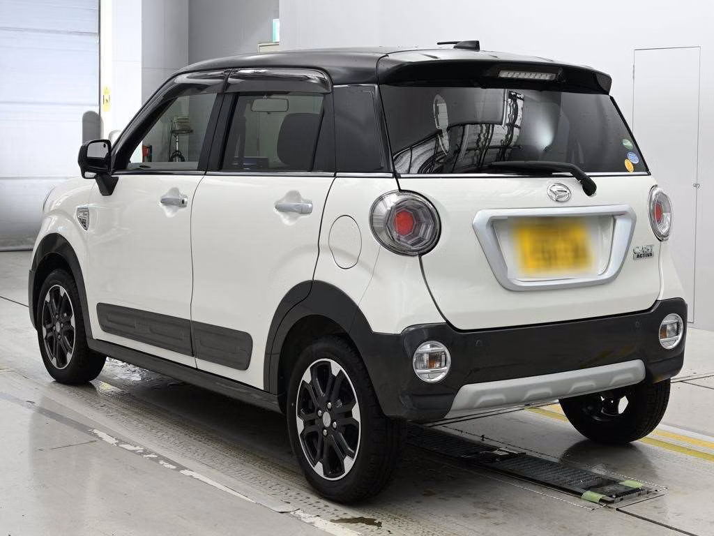 DAIHATSU CAST