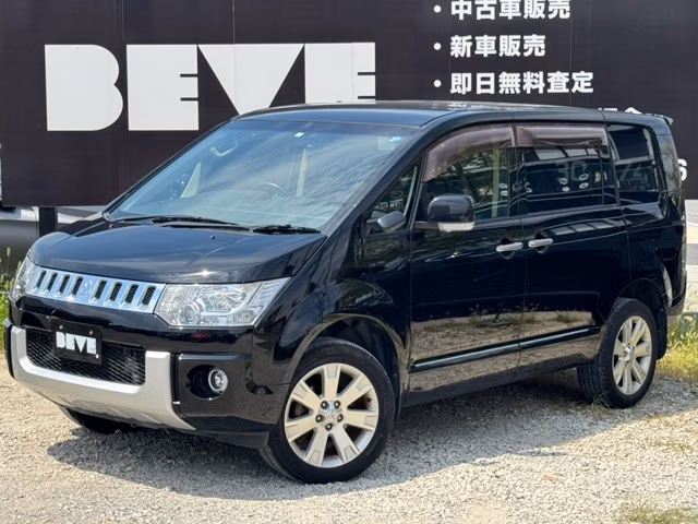 Mitsubishi Delica D:5