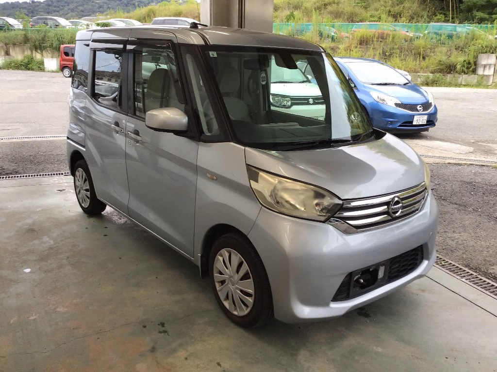 NISSAN DAYZ ROOX