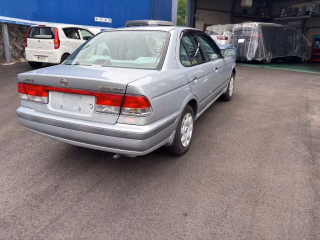 Nissan Sunny