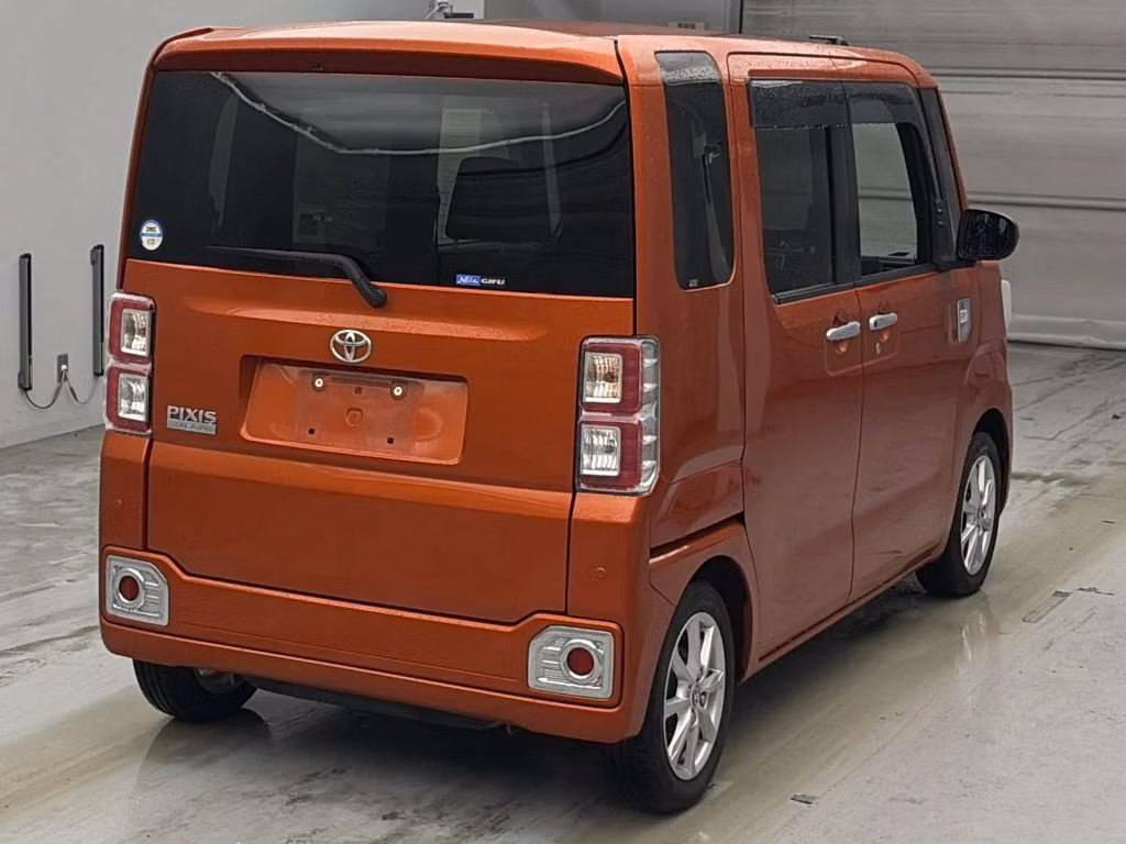 TOYOTA PIXIS MEGA